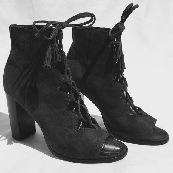 FRYE Gaby Ghillie Suede Lace up Booties Sz. 7.5M - Picture 1 of 8